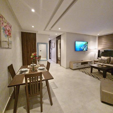 Modern Luxury Retreat: 2-Bedroom Apartment In The Heart Of Marrakech Marrakesh Bagian luar foto
