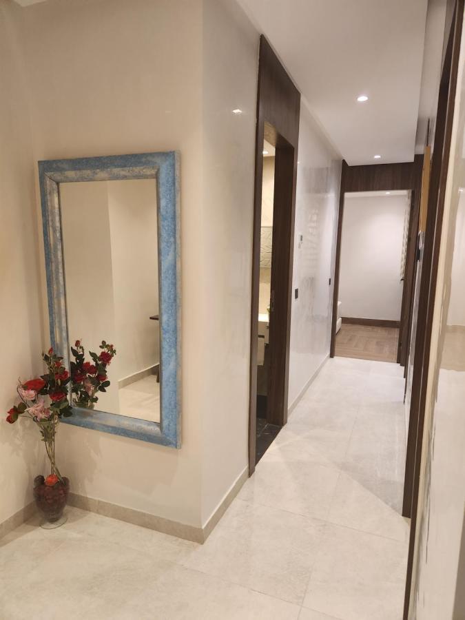 Modern Luxury Retreat: 2-Bedroom Apartment In The Heart Of Marrakech Marrakesh Bagian luar foto