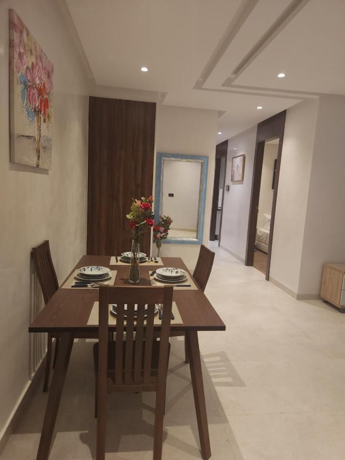 Modern Luxury Retreat: 2-Bedroom Apartment In The Heart Of Marrakech Marrakesh Bagian luar foto