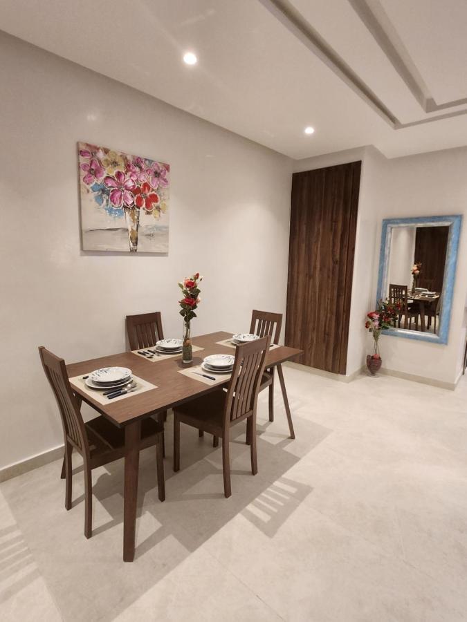 Modern Luxury Retreat: 2-Bedroom Apartment In The Heart Of Marrakech Marrakesh Bagian luar foto