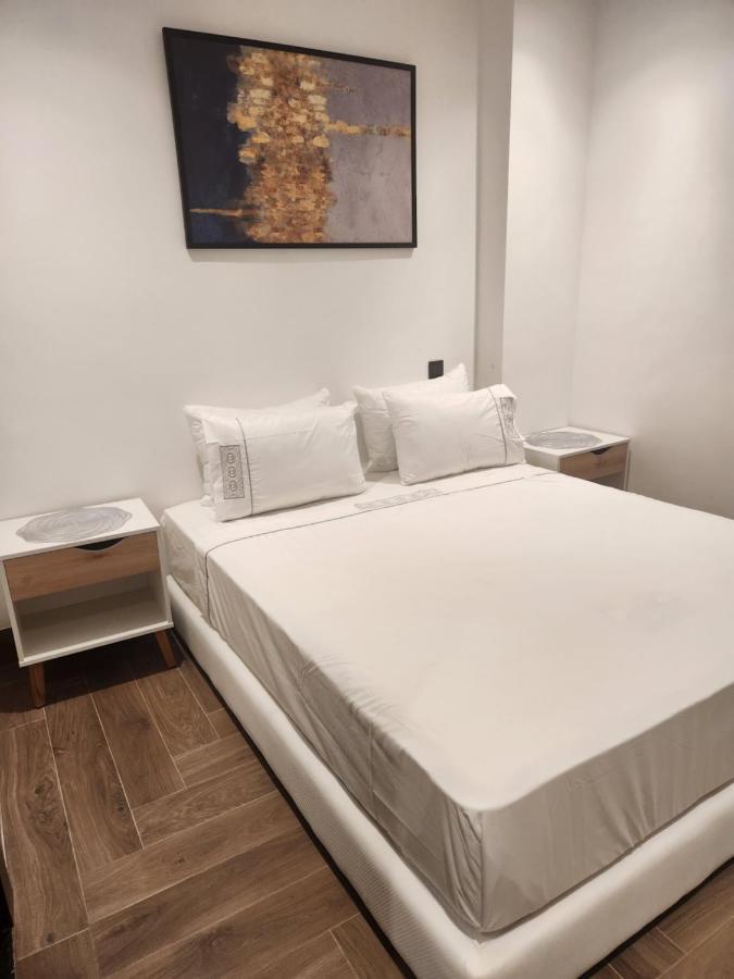 Modern Luxury Retreat: 2-Bedroom Apartment In The Heart Of Marrakech Marrakesh Bagian luar foto