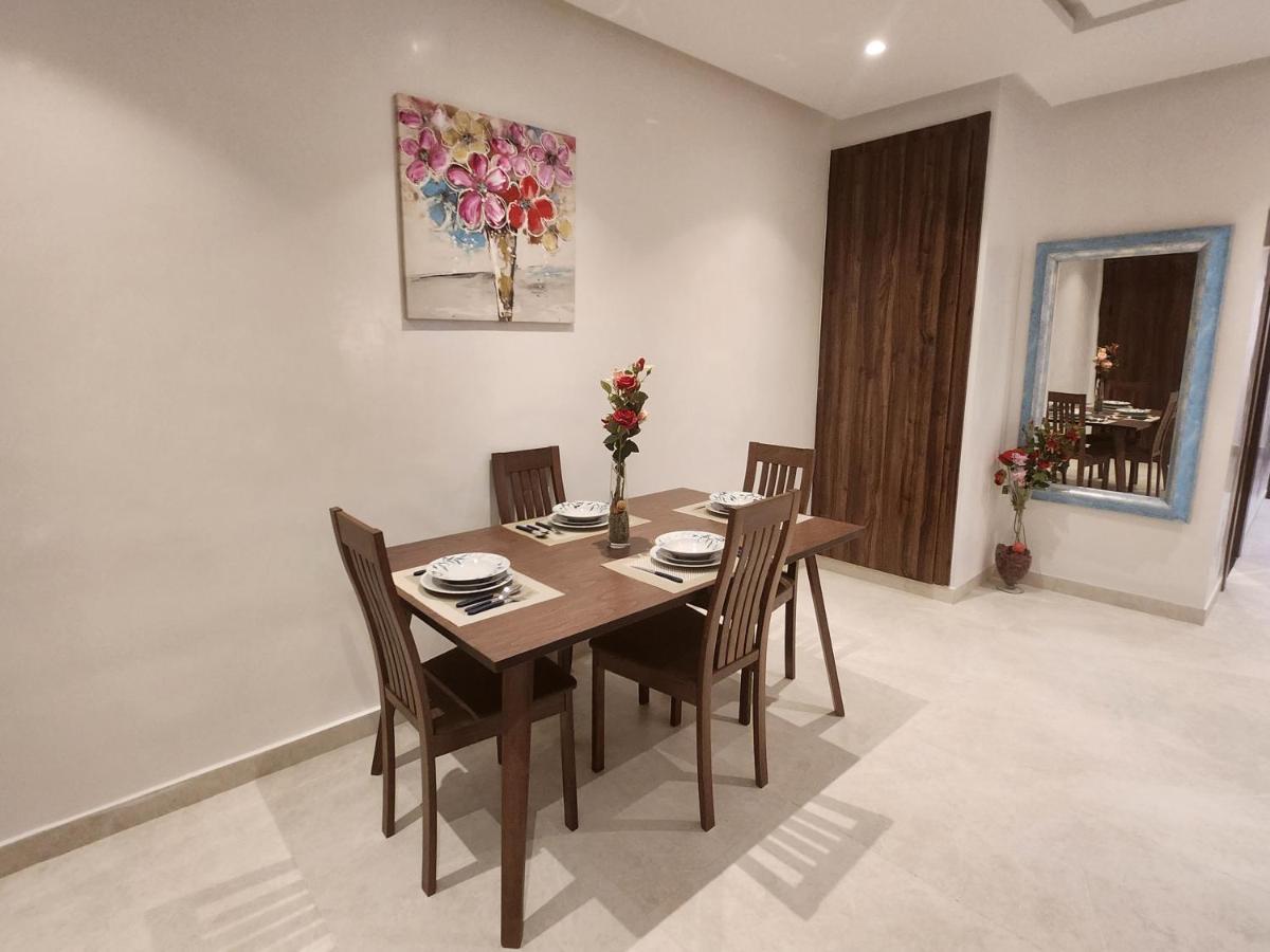 Modern Luxury Retreat: 2-Bedroom Apartment In The Heart Of Marrakech Marrakesh Bagian luar foto