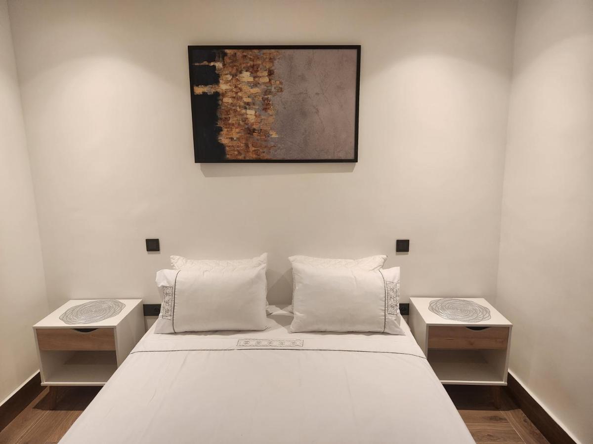 Modern Luxury Retreat: 2-Bedroom Apartment In The Heart Of Marrakech Marrakesh Bagian luar foto