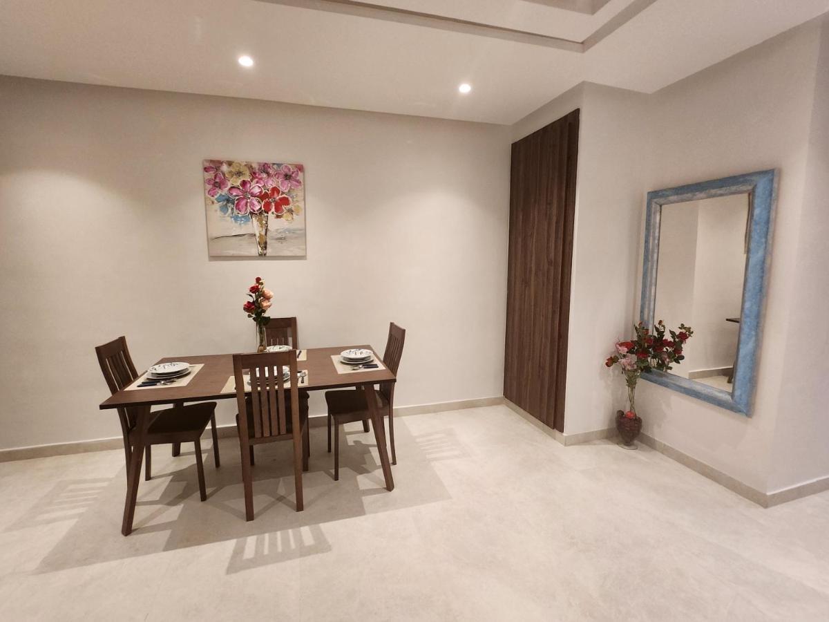 Modern Luxury Retreat: 2-Bedroom Apartment In The Heart Of Marrakech Marrakesh Bagian luar foto