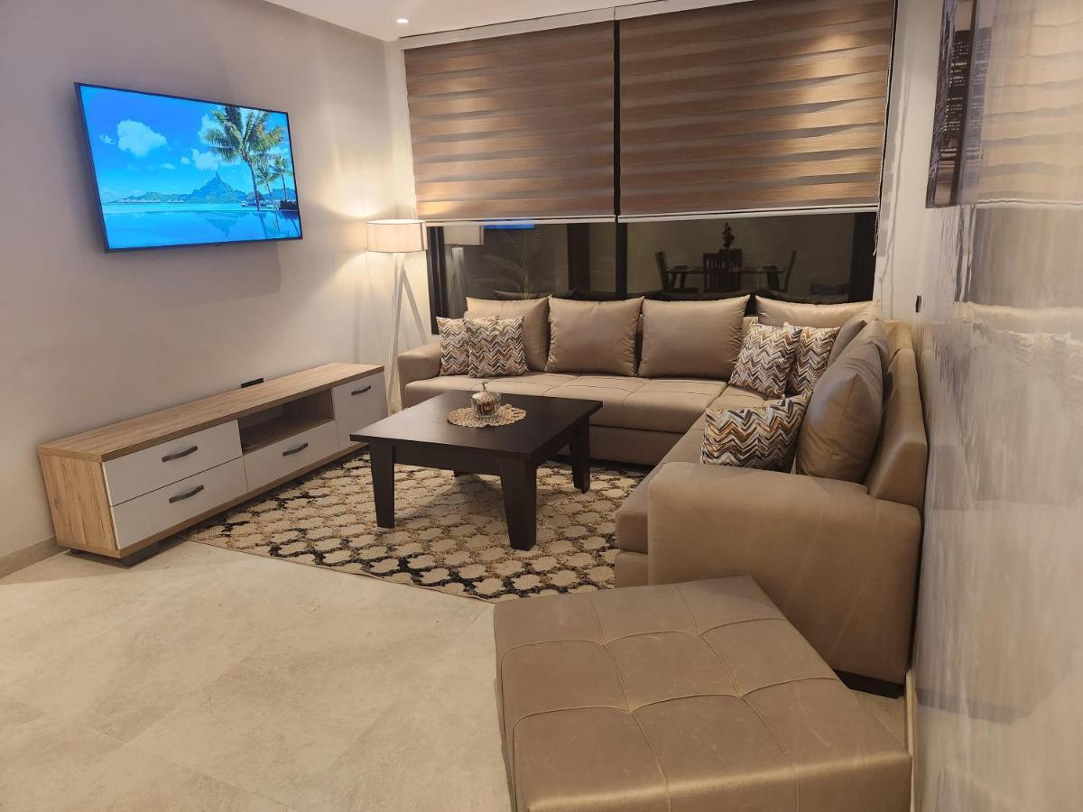Modern Luxury Retreat: 2-Bedroom Apartment In The Heart Of Marrakech Marrakesh Bagian luar foto