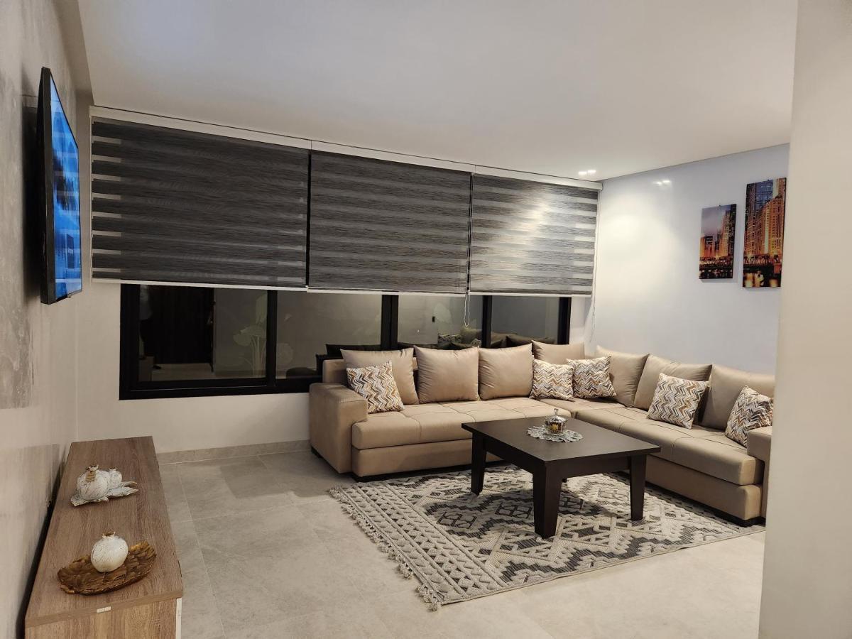 Modern Luxury Retreat: 2-Bedroom Apartment In The Heart Of Marrakech Marrakesh Bagian luar foto