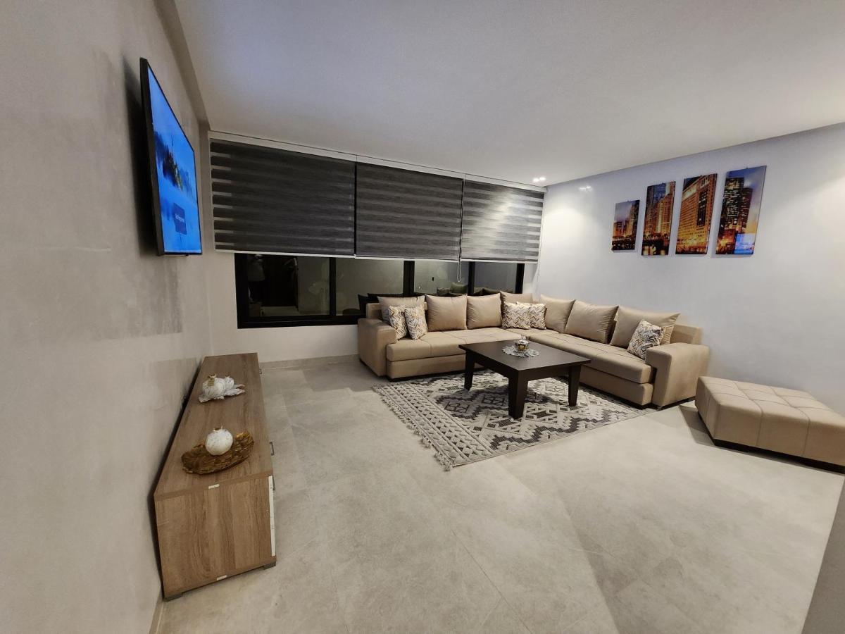 Modern Luxury Retreat: 2-Bedroom Apartment In The Heart Of Marrakech Marrakesh Bagian luar foto